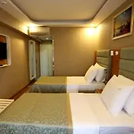 Life Corner Hotel