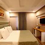 Hotel Life Corner 3*