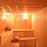 Life Corner Hotel 3*