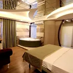 Life Corner 3*