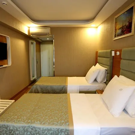 Life Corner Hotel