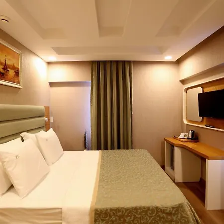 Hotel Life Corner 3*