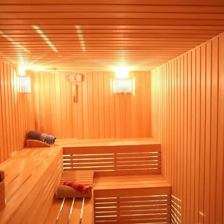 Life Corner Szálloda 3*