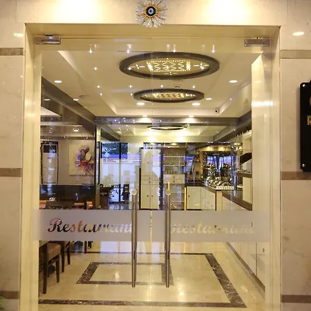 Life Corner 4*