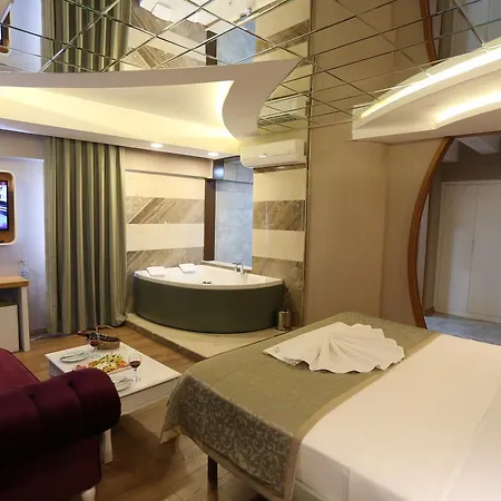 Szálloda Life Corner 3*