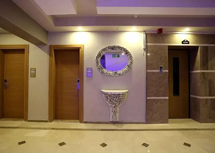 Hotell Life Corner 3*