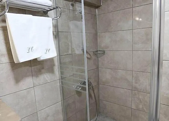 Life Corner Otel 3*