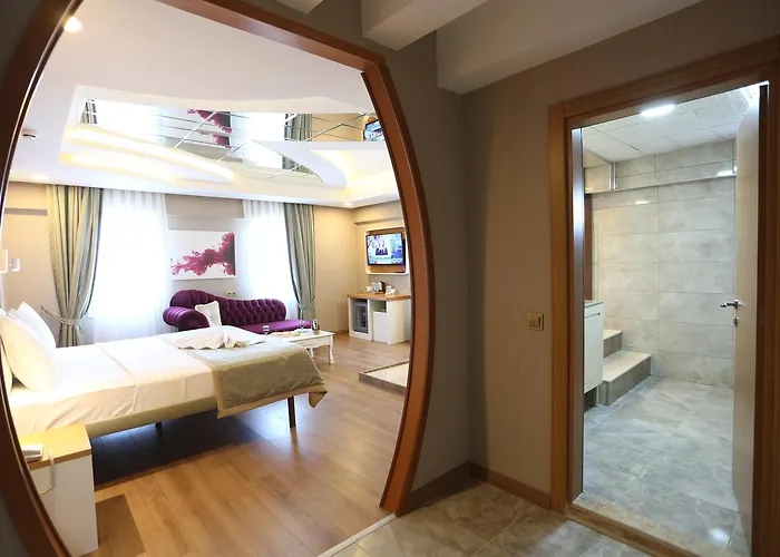 Life Corner Hotell 3*