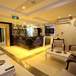Hotel Life Corner