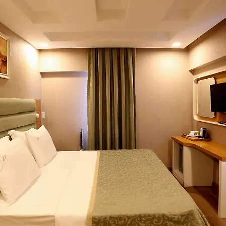 Hotel Life Corner 4*