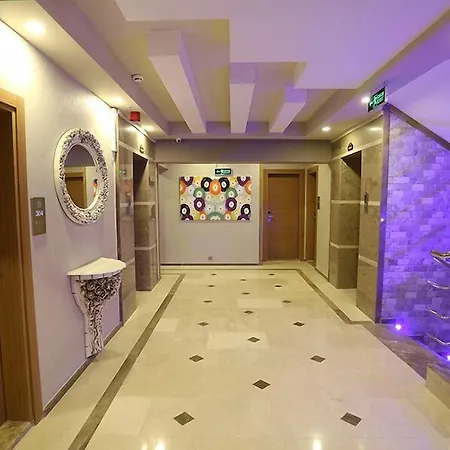 Life Corner Отель 3*