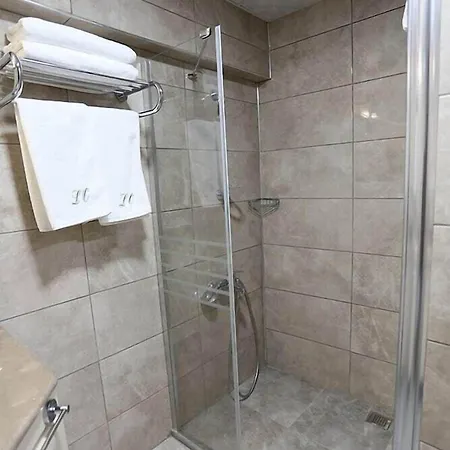 Life Corner Hotel 3*