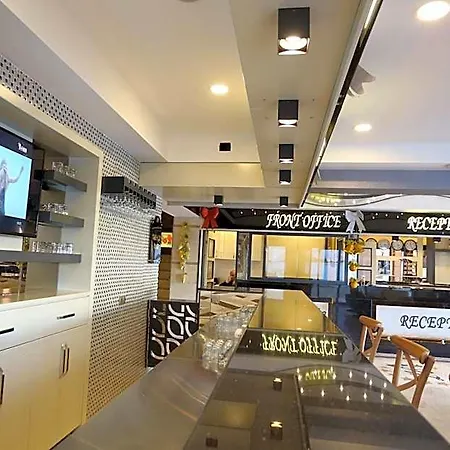 Hotel Life Corner 3*
