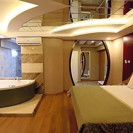 Hotel Life Corner 3*