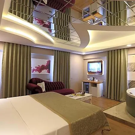 Hotel Life Corner 3*