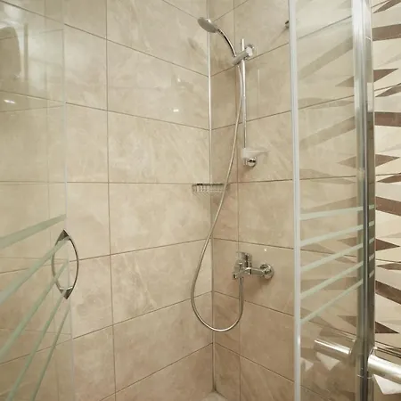 Life Corner Hotel 4*