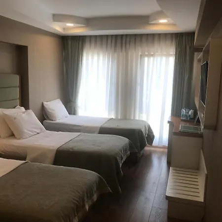 Life Corner Отель