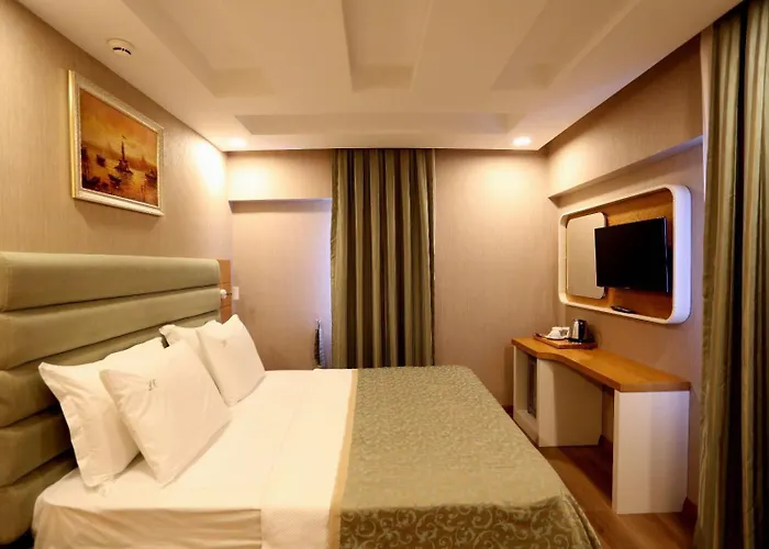 Hotel Life Corner 3*