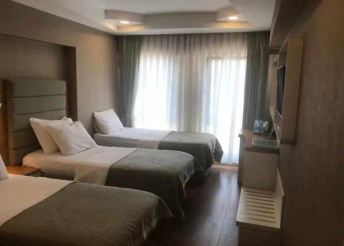 Hotel Life Corner 3*