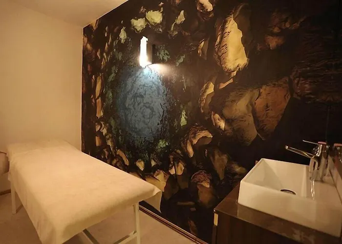 Hotel Life Corner
