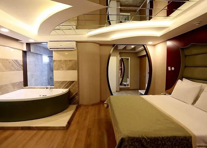 Life Corner Hotel 3*