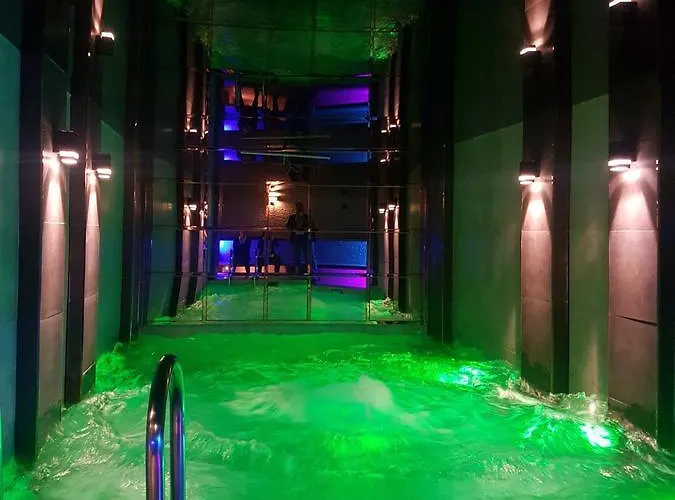 Life Corner Hotel 3*