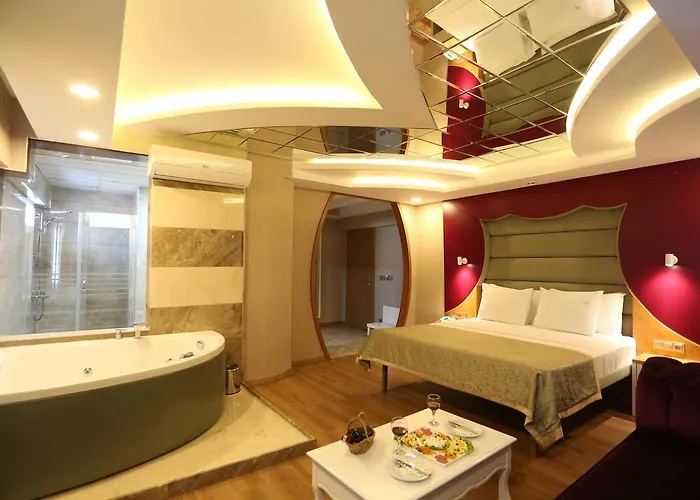 Life Corner Hotel 3*