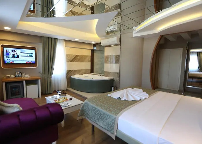 Hotel Life Corner 3*