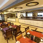 Life Corner 3*